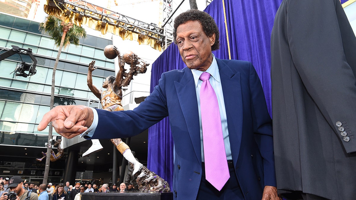 Elgin Baylor looks on during the statue unveiling at STAPLES Center on April 6, 2018 in Los Angeles, California. (Photo by Andrew D. Bernstein/NBAE via Getty Images)