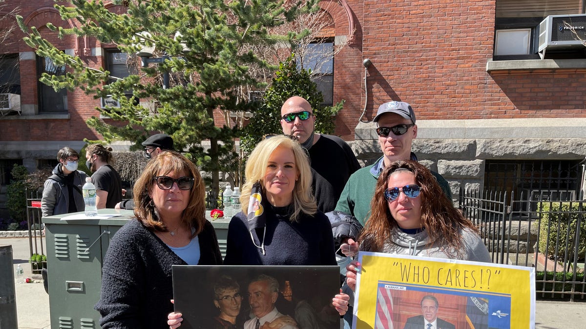 Janice Dean with sister- in-law Donna, her husband Sean, her niece Danielle and Danielle’s boyfriend Chris at the "We Care" Memorial Wall in Brooklyn, N.Y. on March 21, 2021.