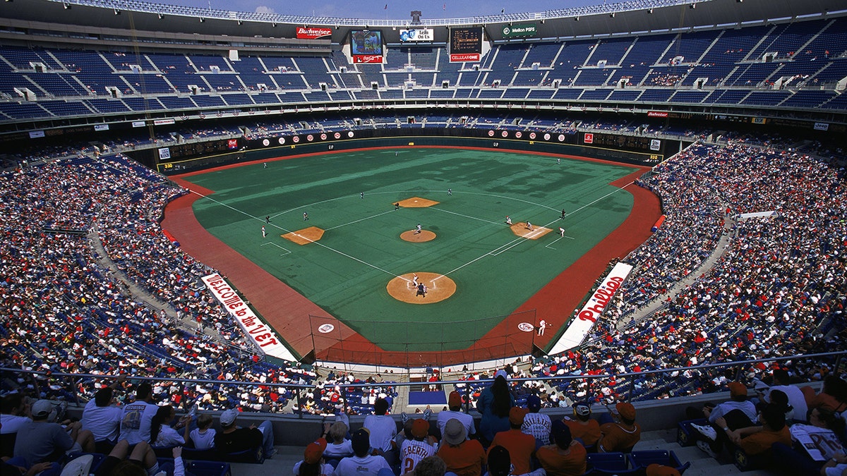 A general view of the stadium during the game between the Montreal Expos and the Philadelphia Phillies at Veterans Stadium in Philadelphia, Pennsylvania. The Phillies defeated the Expos 5-4.