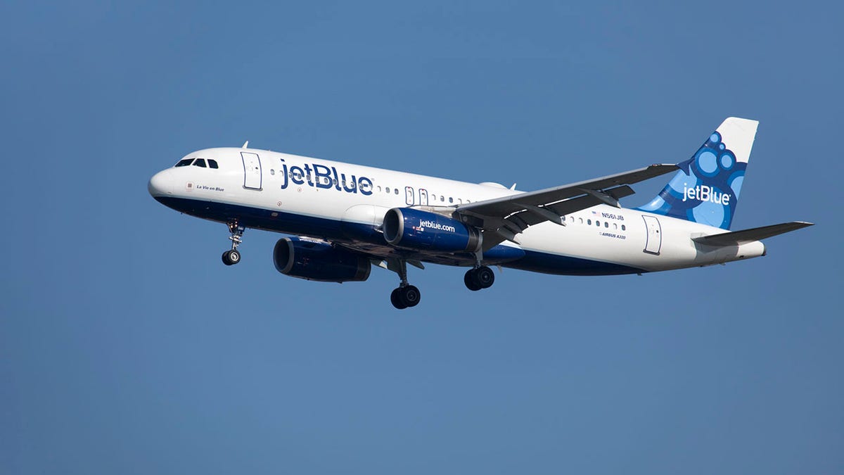 Jet Blue Airbus over Boston