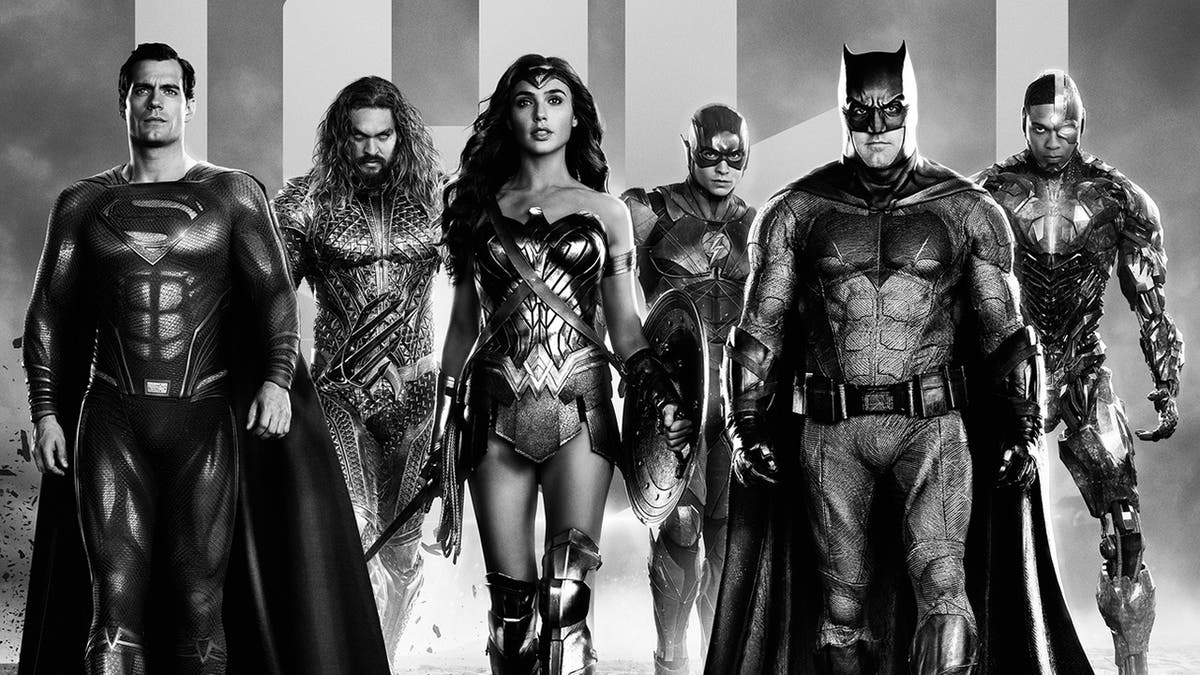 (L-R) Henry Cavill as Superman, Jason Momoa as Aquaman, Gal Gadot as Wonder Woman, Ezra Miller as The Flash, Ben Affleck as Batman, and Ray Fisher as Cyborg.