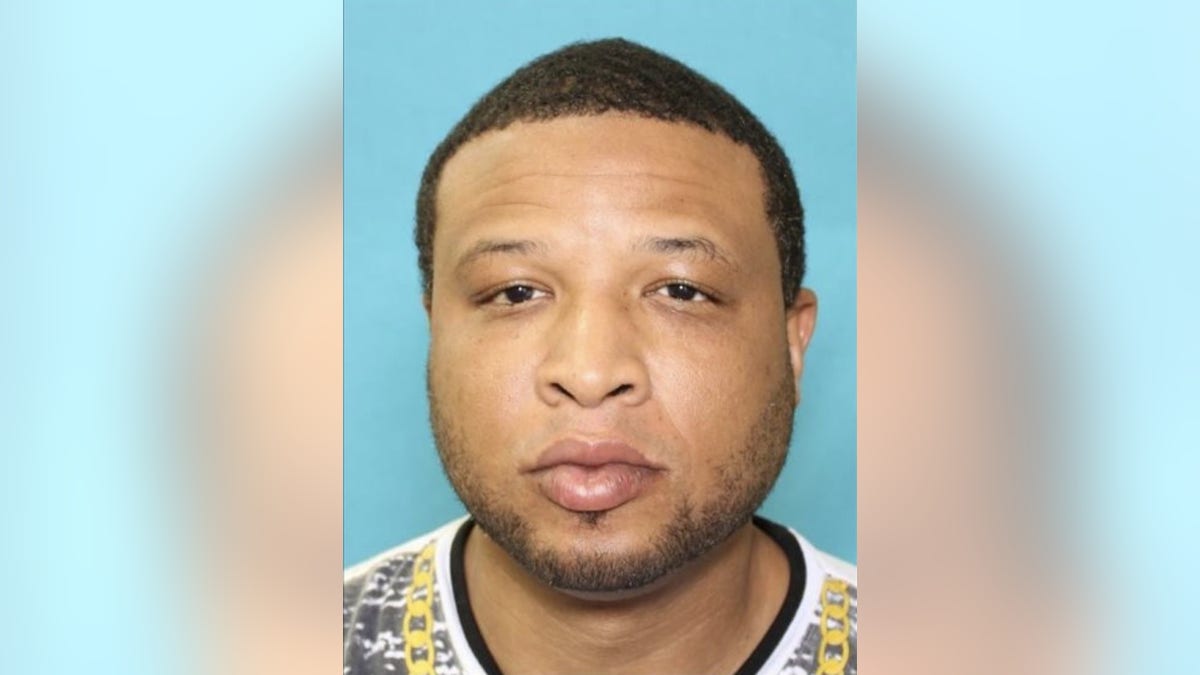 DeArthur Pinson, 36, was sought in connection with the shooting of a Texas state trooper, authorities said. 