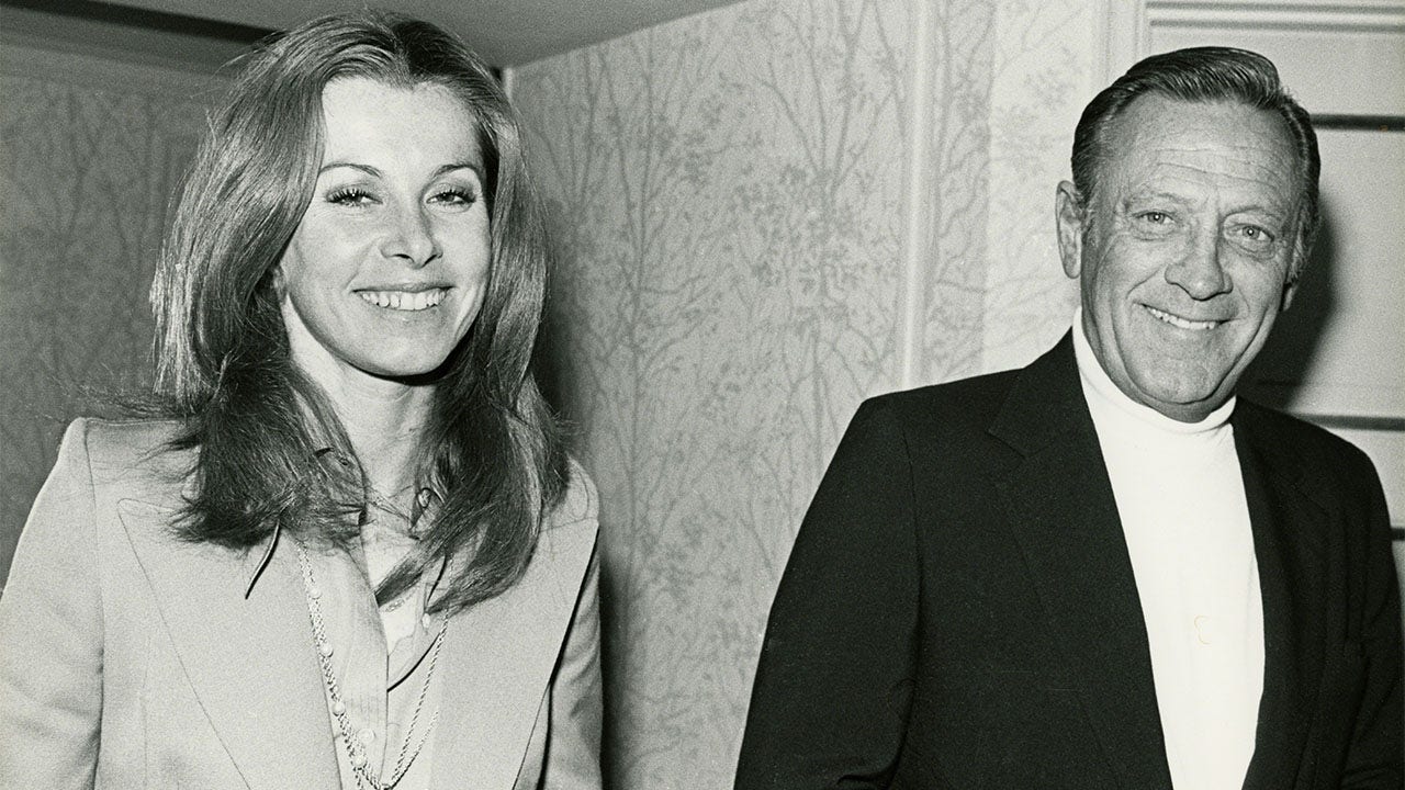 'Hart to Hart' star Stefanie Powers recalls her relationship with William  Holden: 'We were soulmates' | Fox News