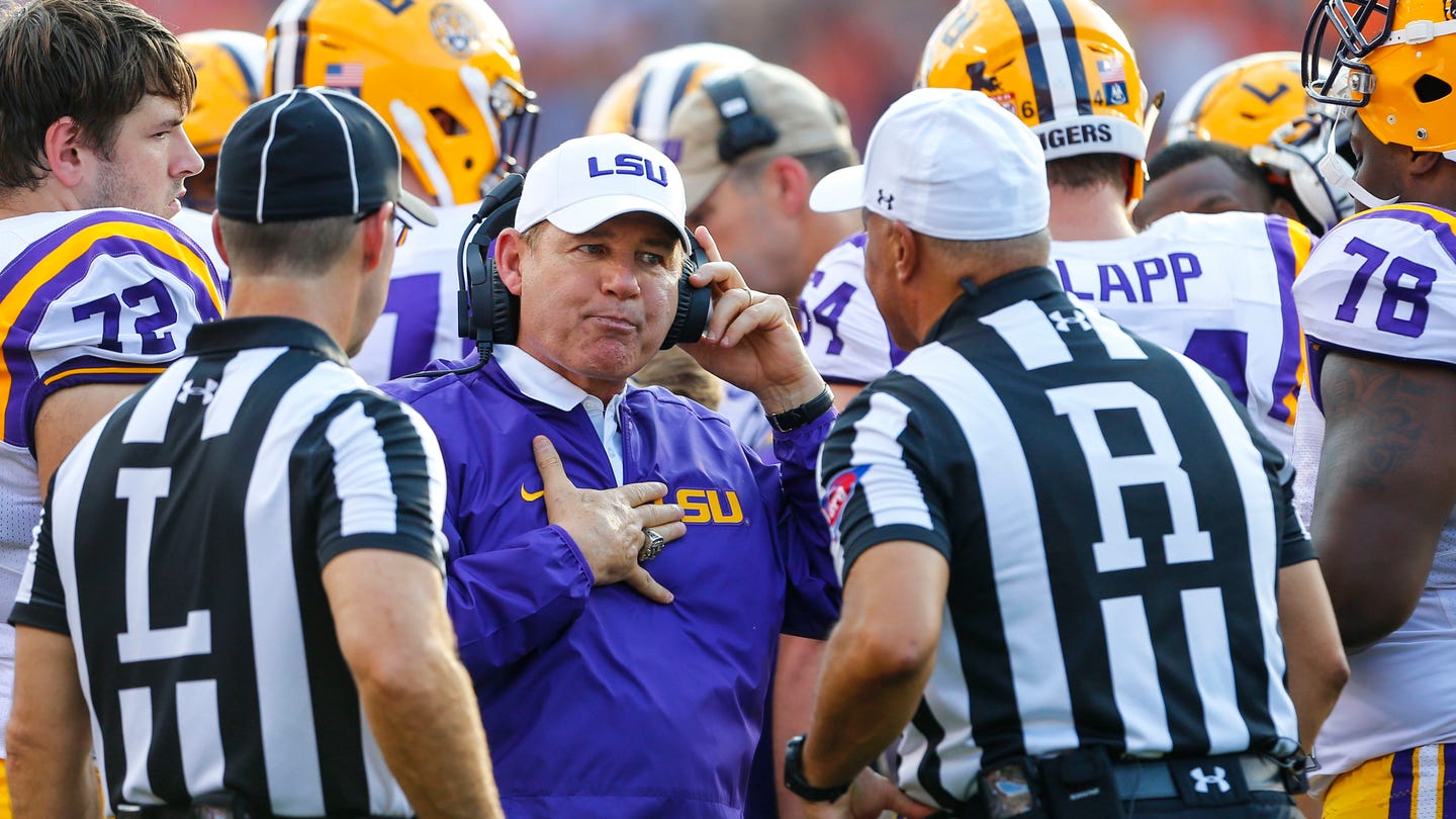 Former LSU Coach Les Miles Sues University Over Win Vacancies, Hall of Fame Eligibility