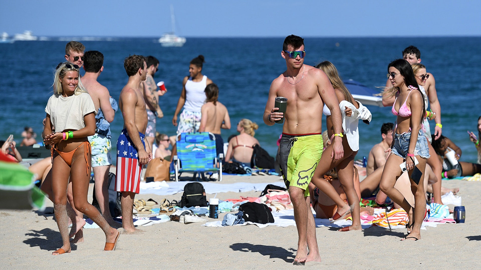 Spring break crowds gather on a Fort Lauderdale beach despite ongoing COVID-19 pandemic. Where: Miami, Florida When: 14 March 2021 Credit: Larry Marano/InStar/Cover Images