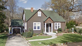 Twitter users joke that Alabama Zillow listing has a 'cursed bedroom'