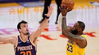 James, Durant choose their teams for Sunday's All-Star Game