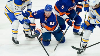 Islanders cruise past Sabres 5-2 for 5th straight win