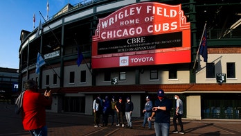 Cubs, Sox to let some fans into stands as COVID numbers fall