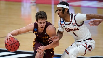 Loyola Chicago stuns No. 1 seed Illinois in 2nd round of NCAA Tournament