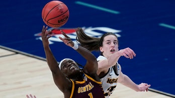 Freshmen show no signs of jitters in women's NCAA Tournament