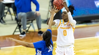Tennessee overcomes MTSU upset bid in 2nd half, wins 87-62