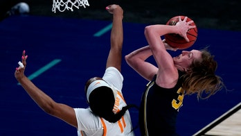 Michigan women reach Sweet 16 for first time, beat Tennessee