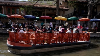 Bored games: Teams find fun ways to fill gaps at tourneys