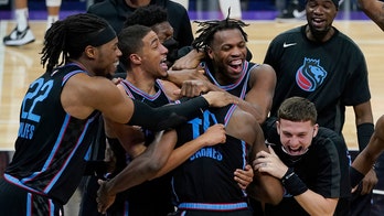 Kings beat Cavs on Barnes' 3-pointer at the buzzer