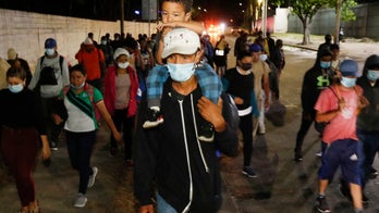 Migrant caravan of hundreds of Hondurans departs for United States