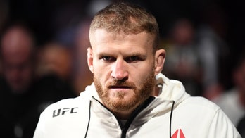 Jan Blachowicz retains title with unanimous victory over Israel Adesanya at UFC 259