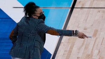 South Carolina women open NCAA with Staley's 500th win