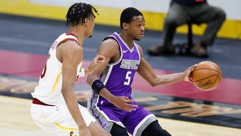 Fox scores 30, Haliburton has 28 as Kings beat Cavs 119-105