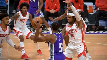 Fox scores 30, Kings hand Rockets 14th straight loss 125-105