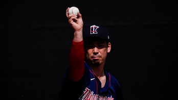 Twins' Kenta Maeda's Los Angeles-area home broken into, burglars leave after alarm system sounds: report