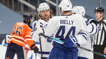 Hutchinson gets 6th shutout, Maple Leafs beat Oilers 3-0