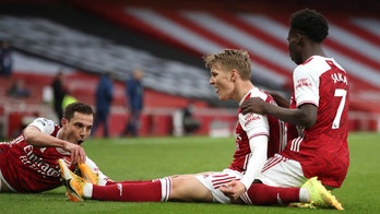 Arsenal wins derby; Man U, Leicester strengthen top-4 bids