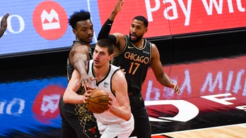 Jokic dominates with 39 points as Nuggets beat Bulls 118-112