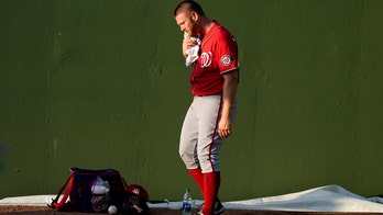Strasburg leaves start early with leg issue; 'nothing major'