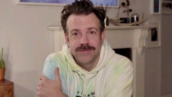 Twitter thinks Jason Sudeikis was high after his Golden Globes win