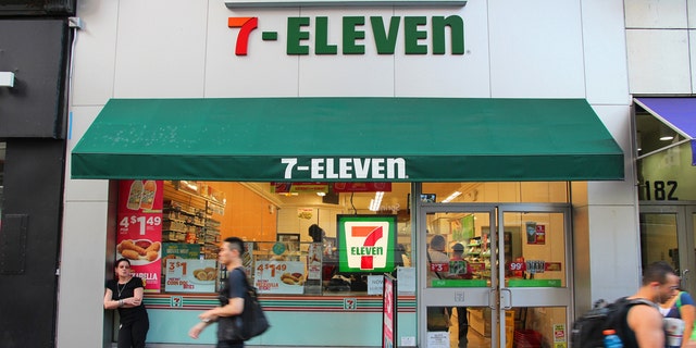 7-eleven storefront