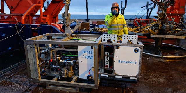 OFOBOS Système d'observation et de bathymétrie des fonds marins à bord du navire de recherche Polarstern