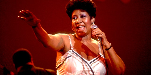 Aretha Franklin performs on stage at the Park West Auditorium in Chicago, Illinois, on March 23, 1992.