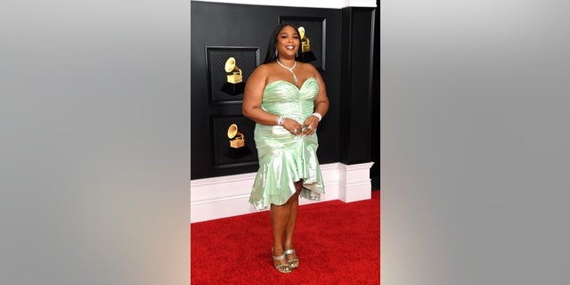 Lizzo calls out criticism she makes 'music for white people': 'I am making music from my Black experience' 6 "I am not making music for white people," she clarified. "I am a Black woman, I am making music from my Black experience.