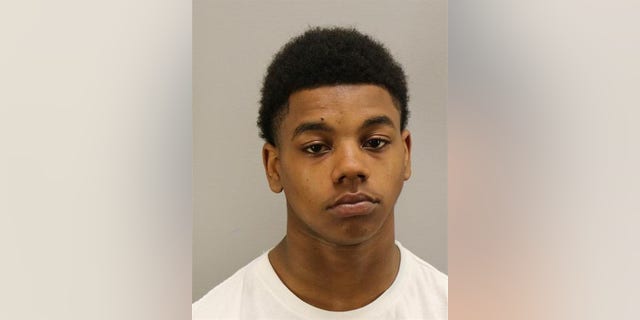 Tyereis Smith, 18. (Virginia Beach Sheriff's Office)