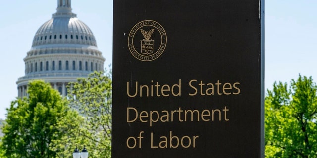 A picture of the U.S. Department of Labor sign.