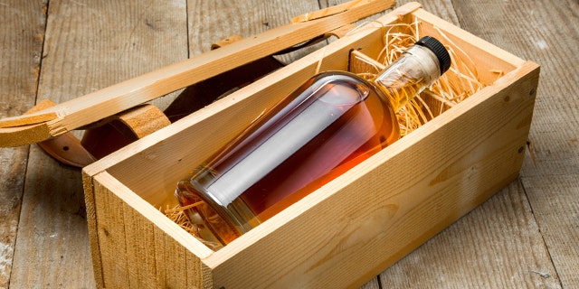 Whiskey vs. Whisky: What's the difference between the liquors? 2 If you are collecting whiskey, it is recommended that you keep it stored in the upright position to help keep the cork sealed.