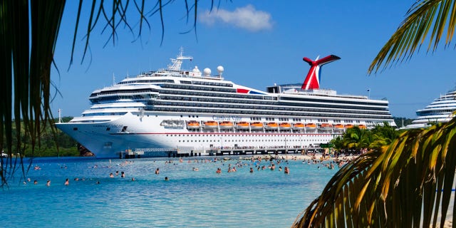 Fully vaccinated travelers onboard cruise ships won’t have to wear masks in outdoor settings, according to the U.S. Centers for Disease Control and Prevention. 