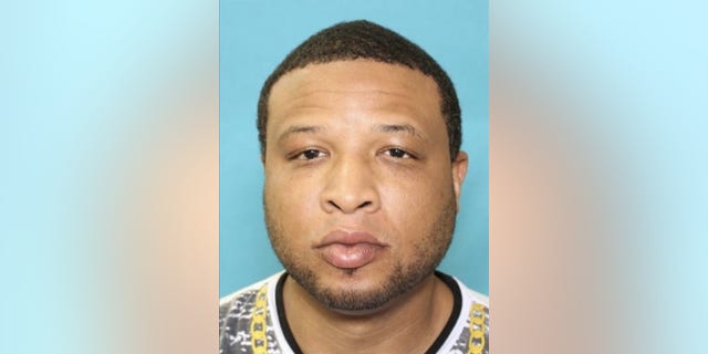 DeArthur Pinson, 36, was sought in connection with the shooting of a Texas state trooper, authorities said.