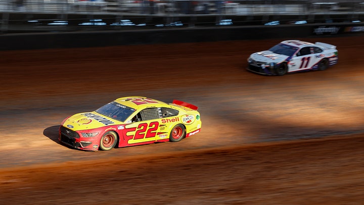 Clint Bowyer: NASCAR Food City dirt race extreme weather conditions will be 'insane'