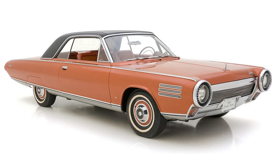1/18 1963年式 Crysler Turbine Lucky DieCast 1:18 Chrysler Turbine Year 1963 orange 92448