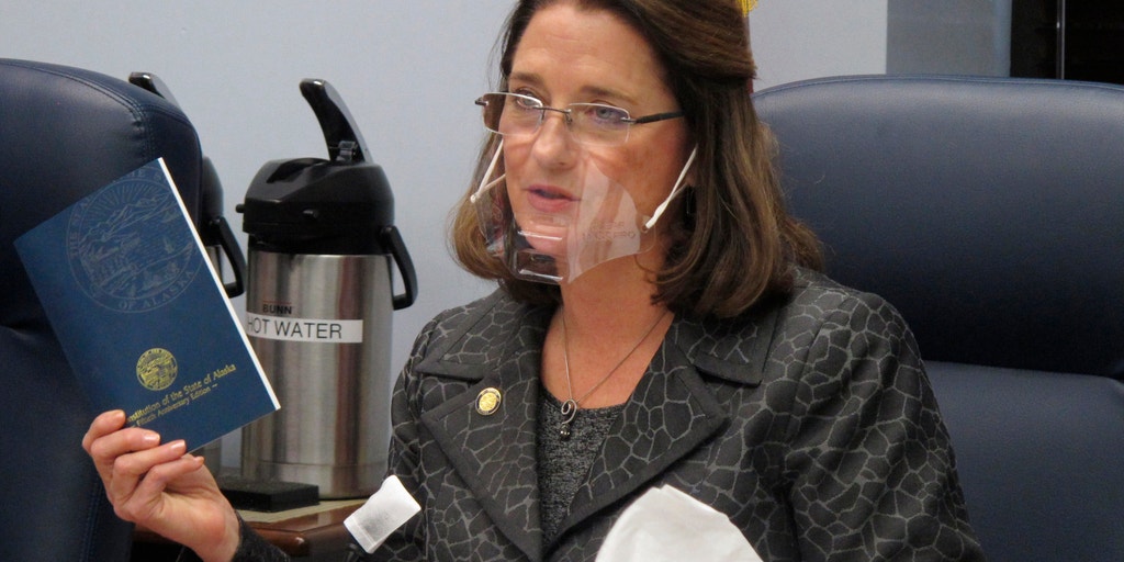Alaska Airlines bans Sen. Lora Reinbold for violating mask rules - Vimarsana News