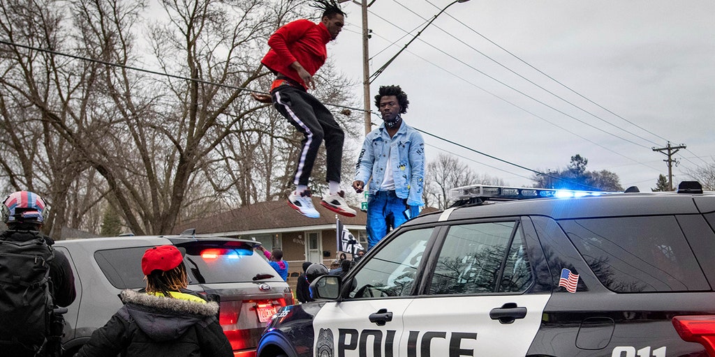 Daunte Wright's death reignites 'Defund the Police' movement - Vimarsana News
