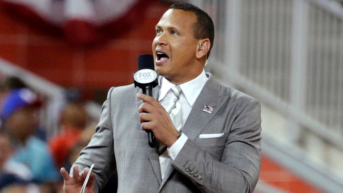 Alex Rodriguez posed with Kevin Costner at the ‘Field of Dreams’ MLB game.