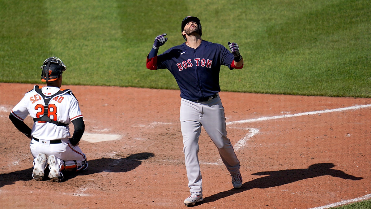 J.D. Martinez outfield status in limbo for World Series Game 3