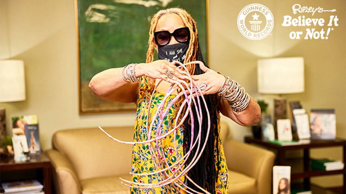 Ayanna Williams, from Houston, Texas, has held the record for the woman with the world’s longest fingernails since 2017. She got her fingernails cut for the first time since the early 1990s over the weekend.