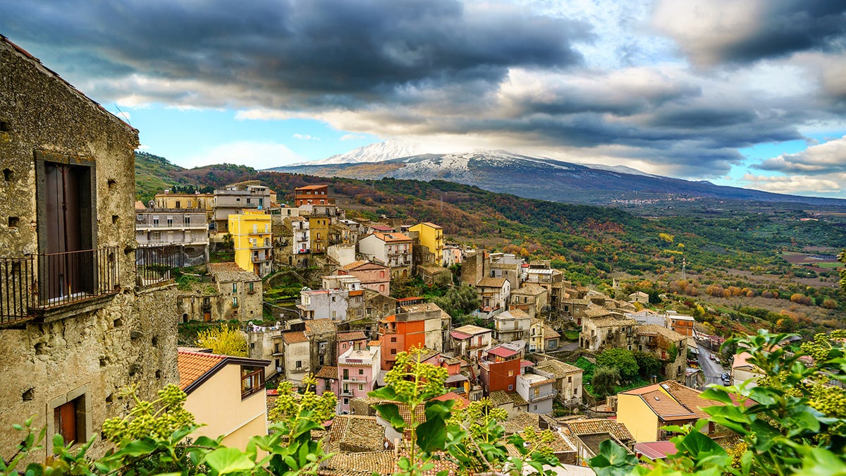 Castiglione di Sicilia has reportedly seen its population plunge through the last hundred years, from a bustling 14,000 people in the early 20th century to a slim 3,000 today.