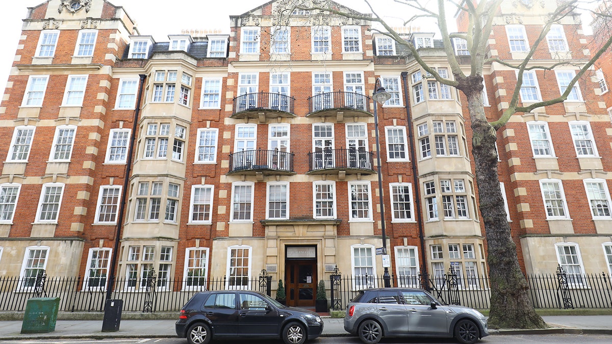 Diana's former Coleherne Court apartment in London is pictured. 