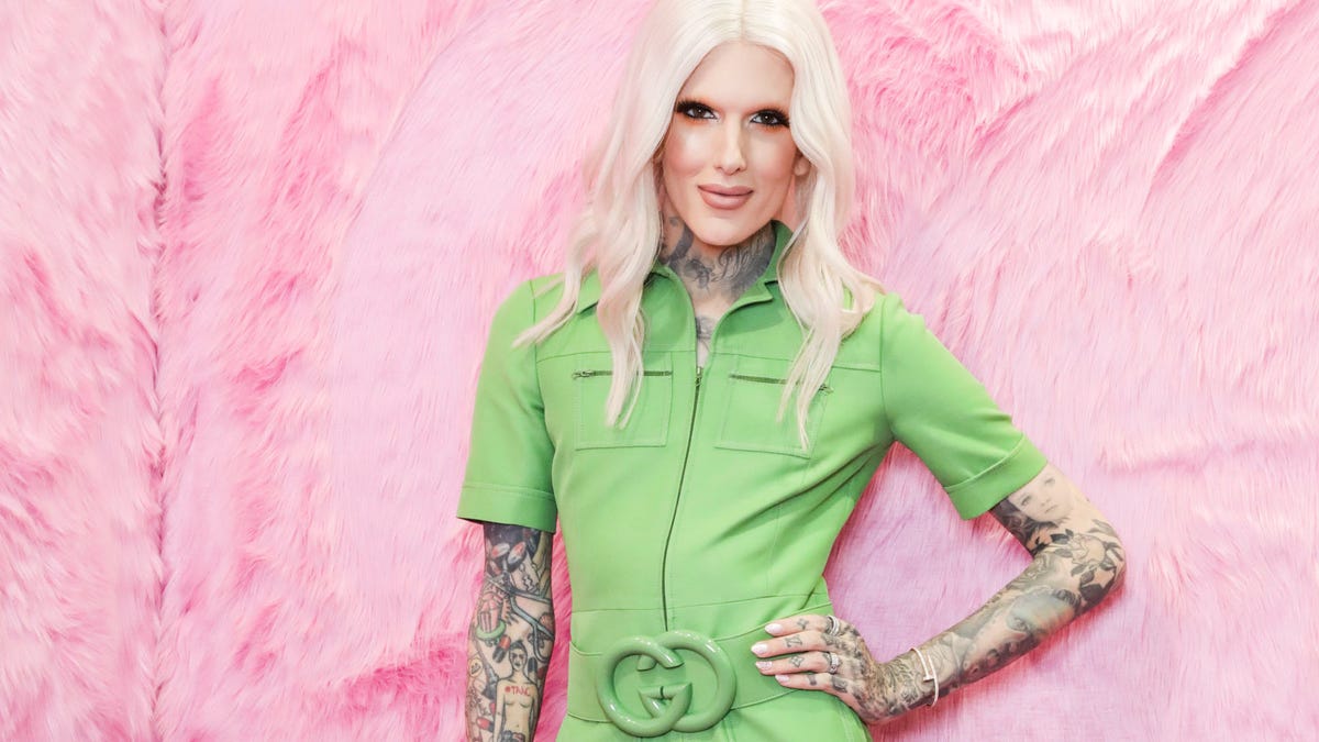 Jeffree Star hospitalized car crash