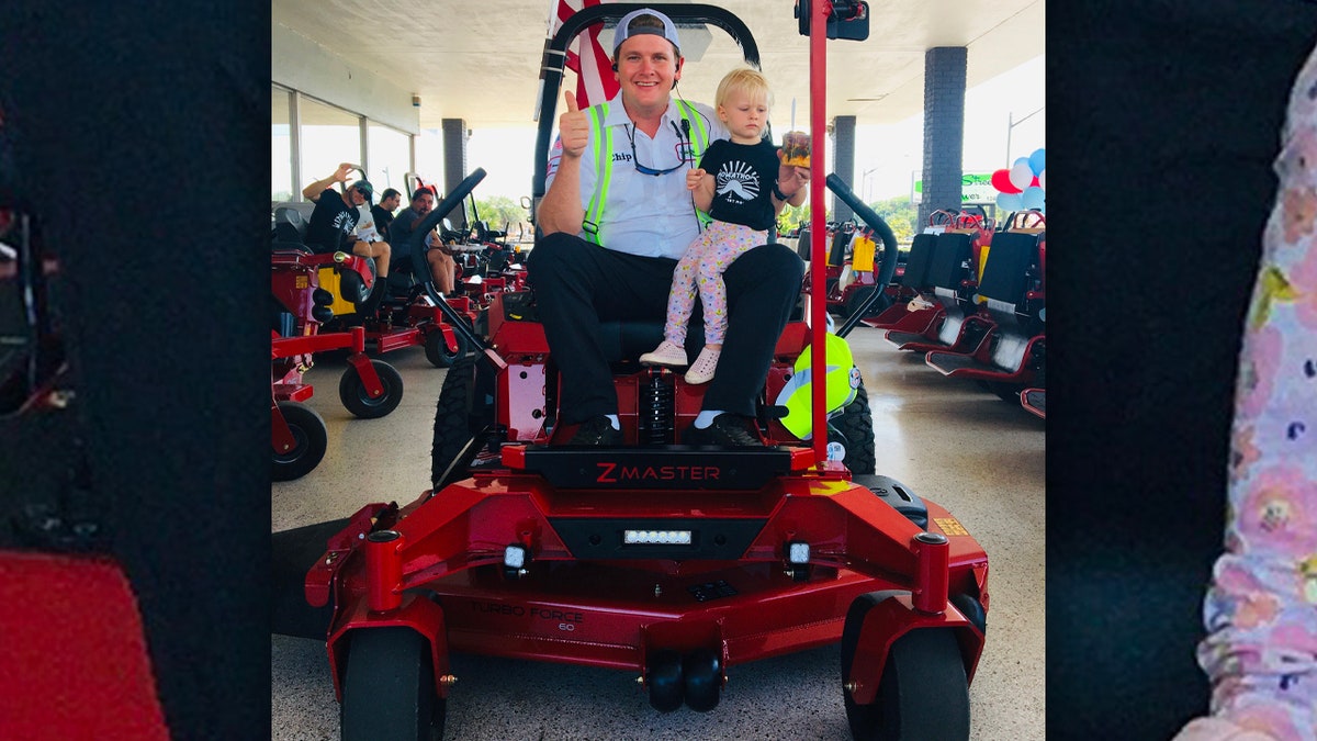 Man drives across Florida in mower for a good cause.